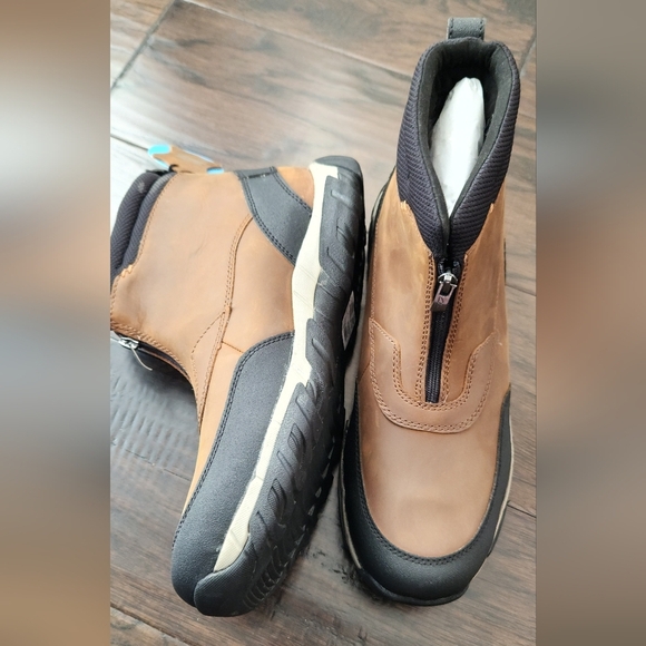 MEN'S CLARKS GROVE ZIP II WINTER BOOTS, SIZE 11.5 M. NEW WITH BOX. - Picture 6 of 11